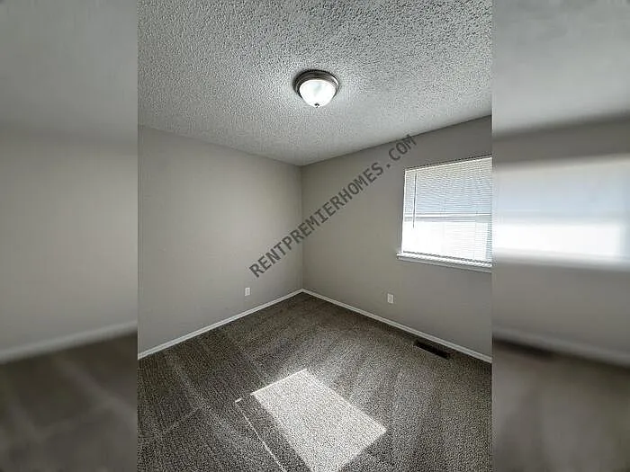 1720 SE 7th St — Photo 12