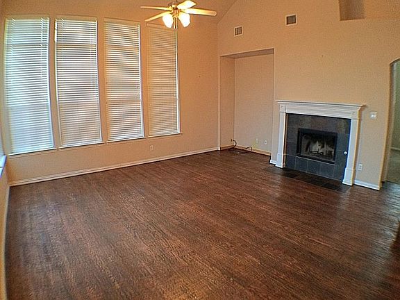 5th image of 2448 Deerwood Dr