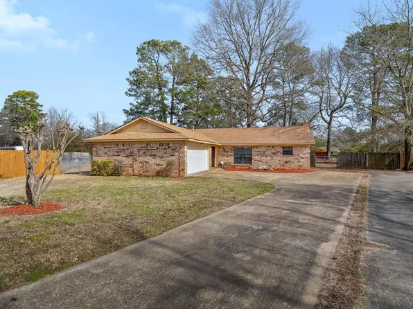 8 Kay Cir, Nash, TX 75569