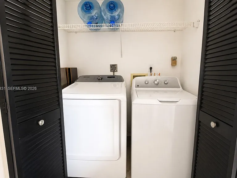 2518 SE 20th Pl #203-B — Photo 11