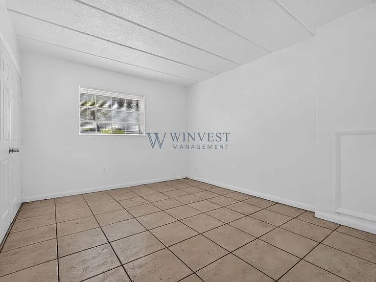 Presidential View Apartments — Photo 24
