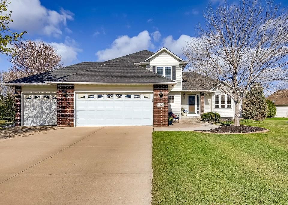 1st image of 7274 Berkshire Cir