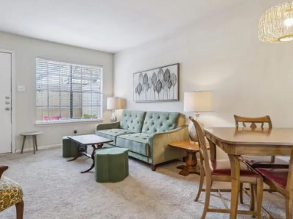 855 Augusta Dr #27
