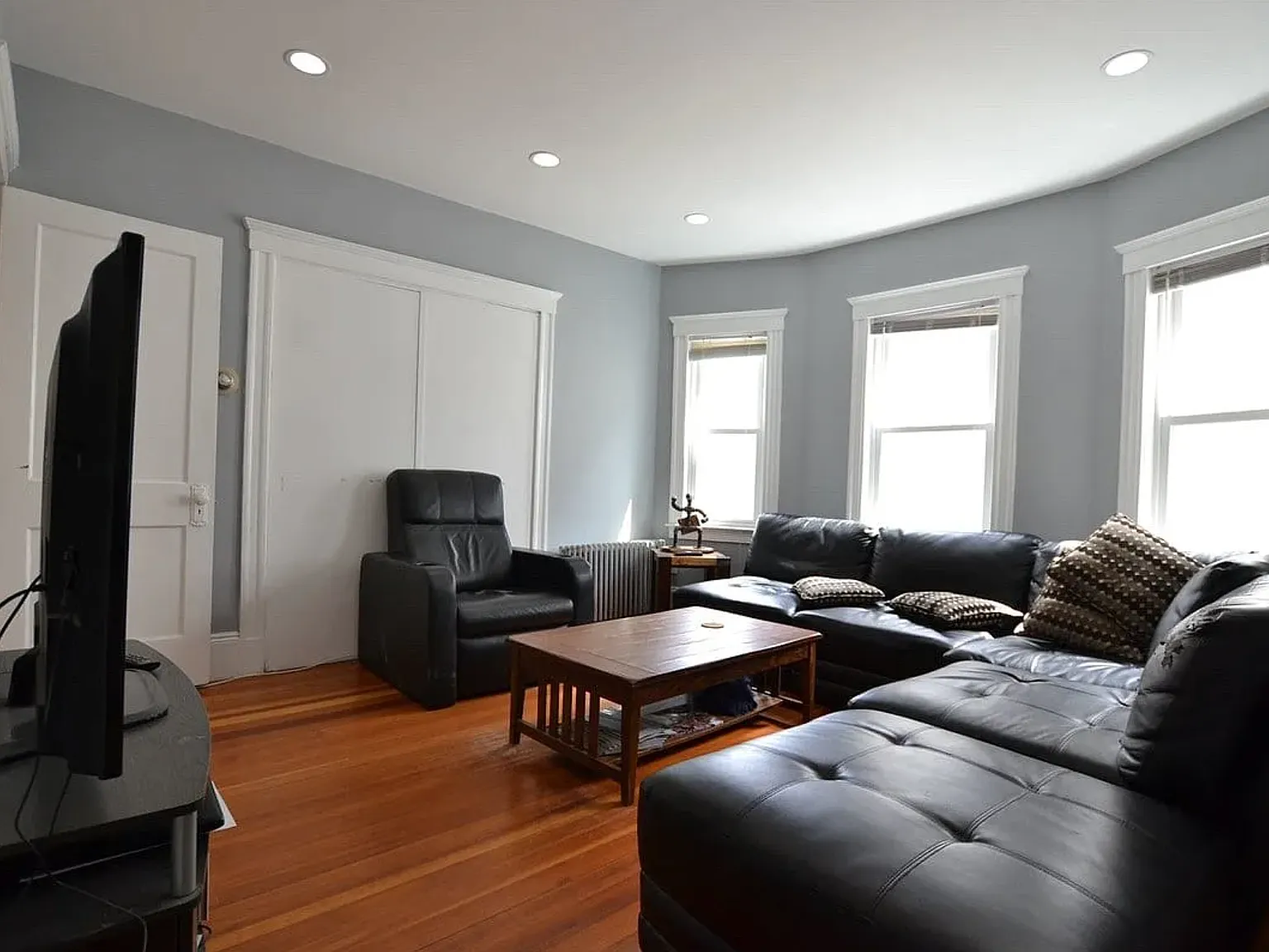 3 bed, 1.0 bath, $2,400 — Photo 1