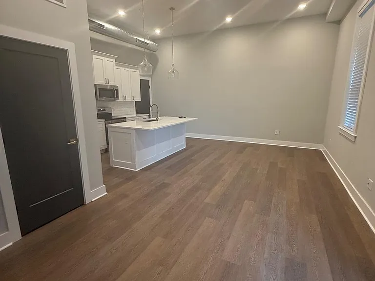 581 Jamestown — Photo 17
