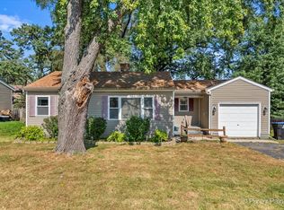 1706 W Oakleaf Dr, McHenry, IL 60051