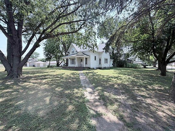 4th image of 204 Jackson St
