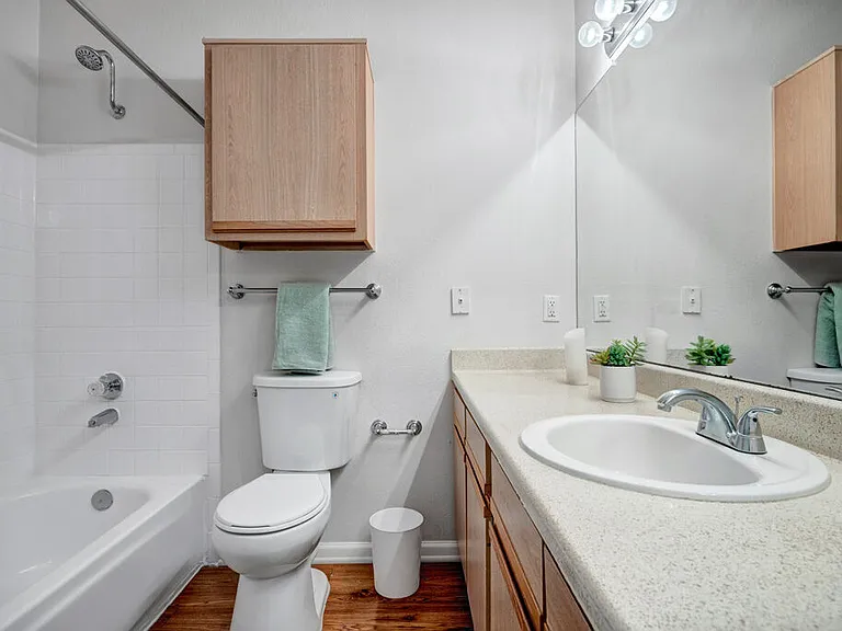 La Calera Apartments — Photo 23