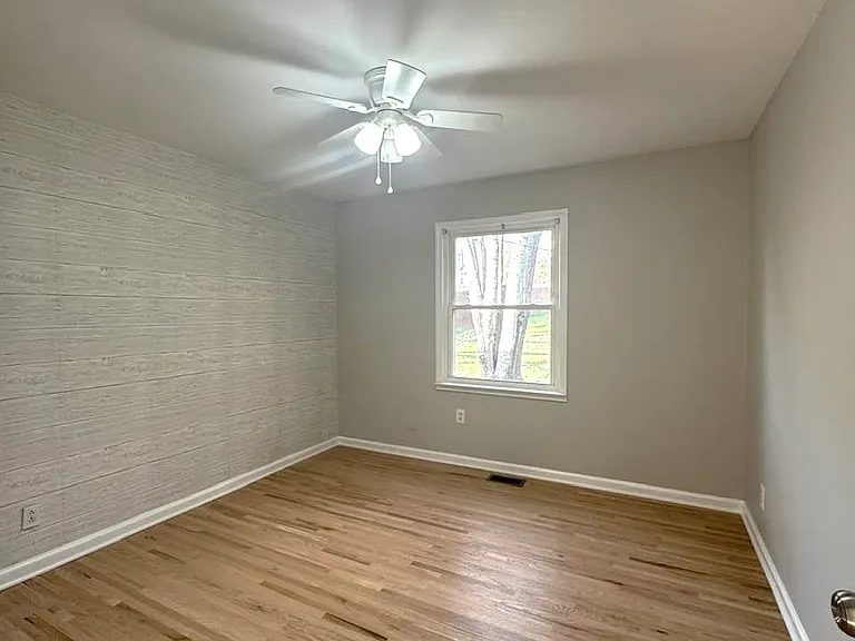 439 Sadie Dr — Photo 12