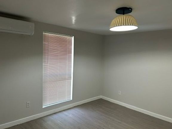 4th image of 2523 S Vernon Ave #A