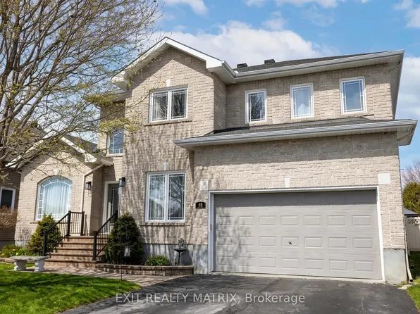 48 De La Rive Dr, Russell, ON K0A 1W0
