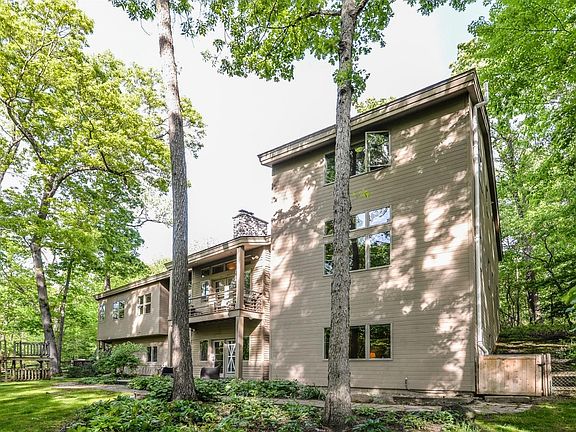 3rd image of 3755 Oakmore Ct