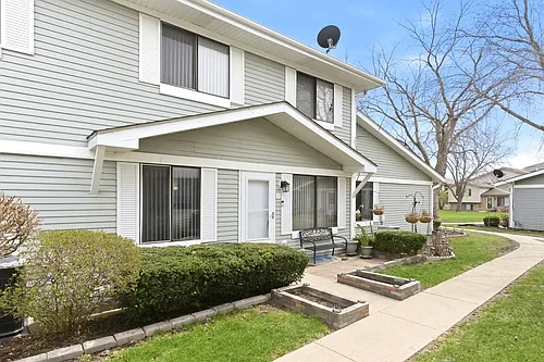 2S734 Winchester Cir W #3 Photo 1