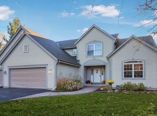 N6W31906 Shagbark Gln, Delafield, WI 53018