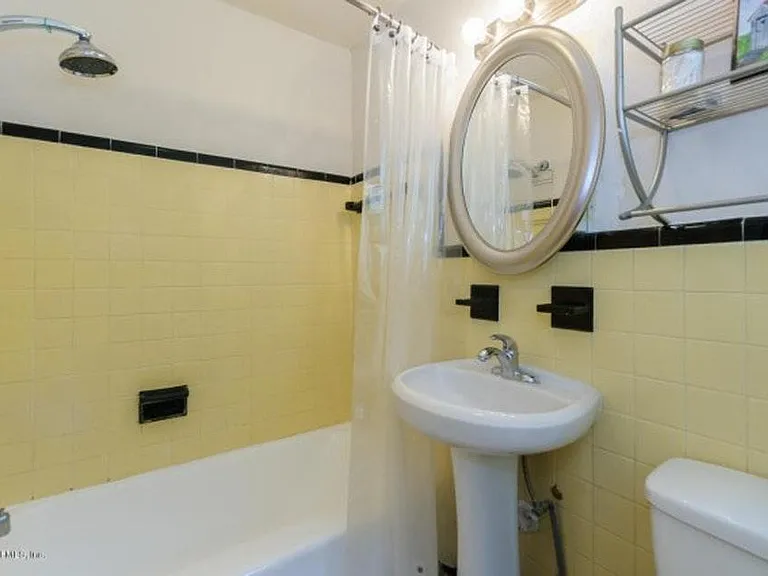 5439 Waterside Dr — Photo 8