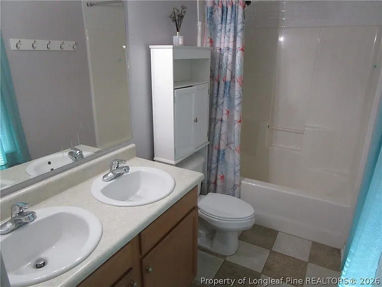 1421 Berkshire Rd — Photo 14