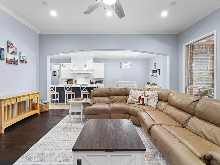 1308 Cotulla Dr — Photo 18