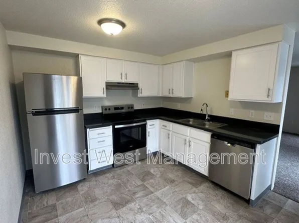 1861 Kingsley Rd APT 77, Eugene, OR 97401