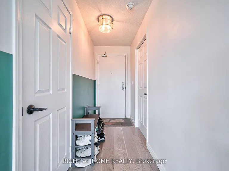 18 Valley Woods Rd #813 — Photo 4