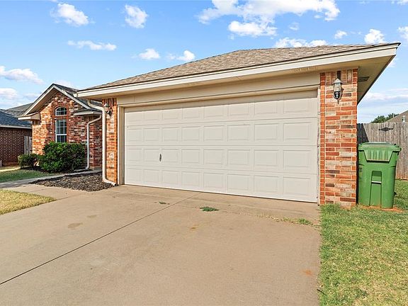 3rd image of 620 McConnell Dr
