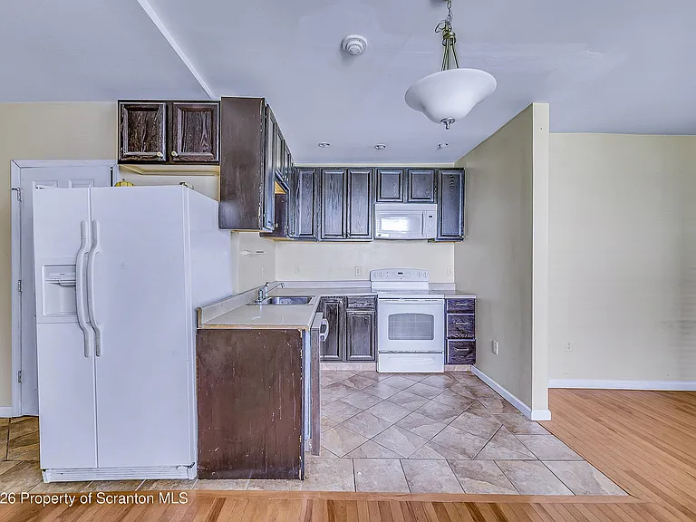 926 Madison Ave — Photo 8