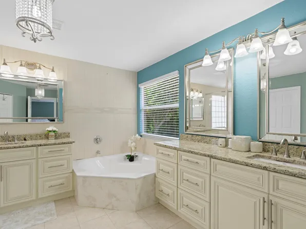 6562 Adriatic Way, West Palm Beach, FL 33413