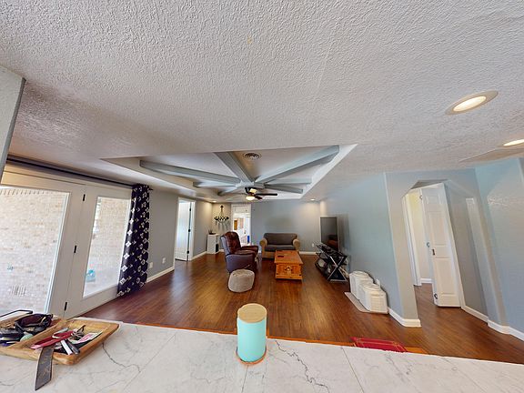 5th image of 202 River Oaks Rd