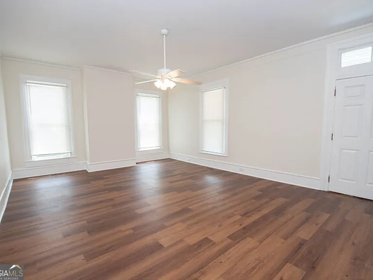 31 Saint Clair St — Photo 4