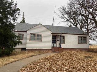 112 Old Manor Rd, Ellinwood, KS 67526