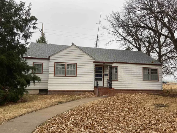 112 Old Manor Rd, Ellinwood, KS 67526