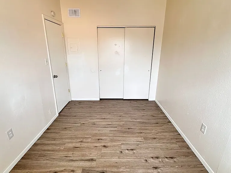 Flora Vista — Photo 12
