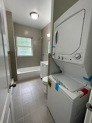 Rented by Bouklis Group | media 10