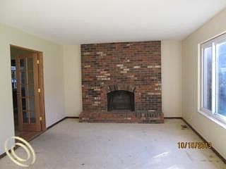 3rd image of 2297 S Sashabaw Ln