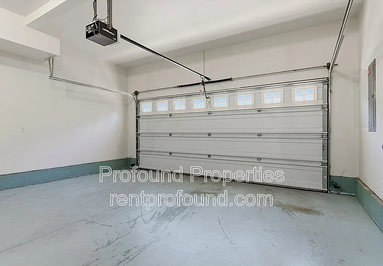 1140 SE Tamango St — Photo 35
