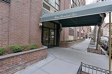 Rented by R New York