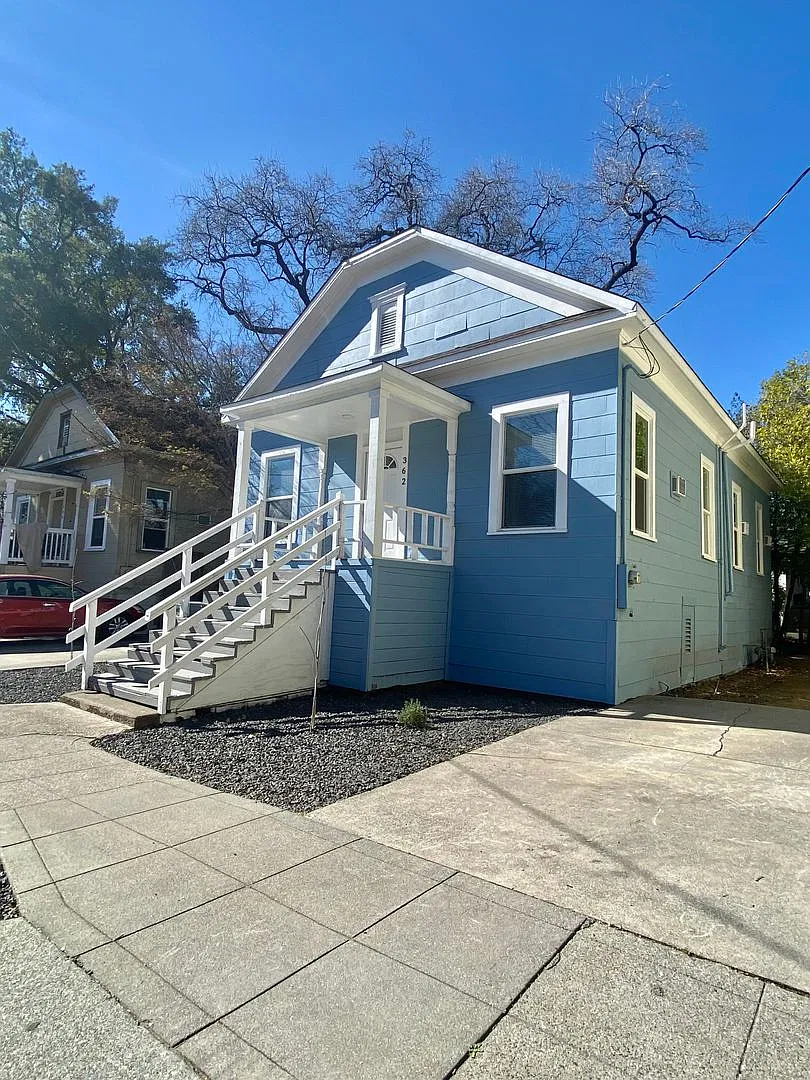 **Summer 2027 - Reserve Now** Updated House in Downtown Chico — Photo 2