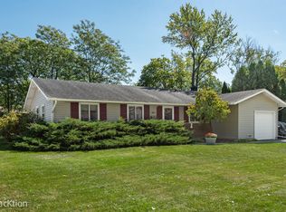 6009 Ridgeway Dr, Woodridge, IL 60517