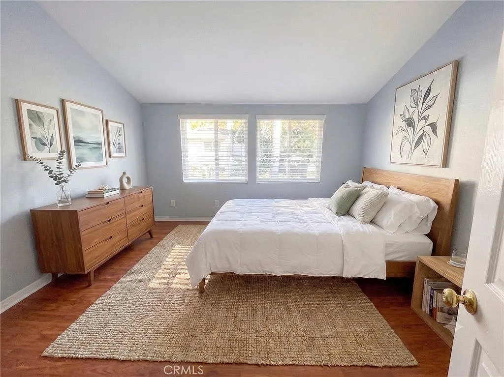 2 bed, 873 sqft, $3,500 — Photo 1