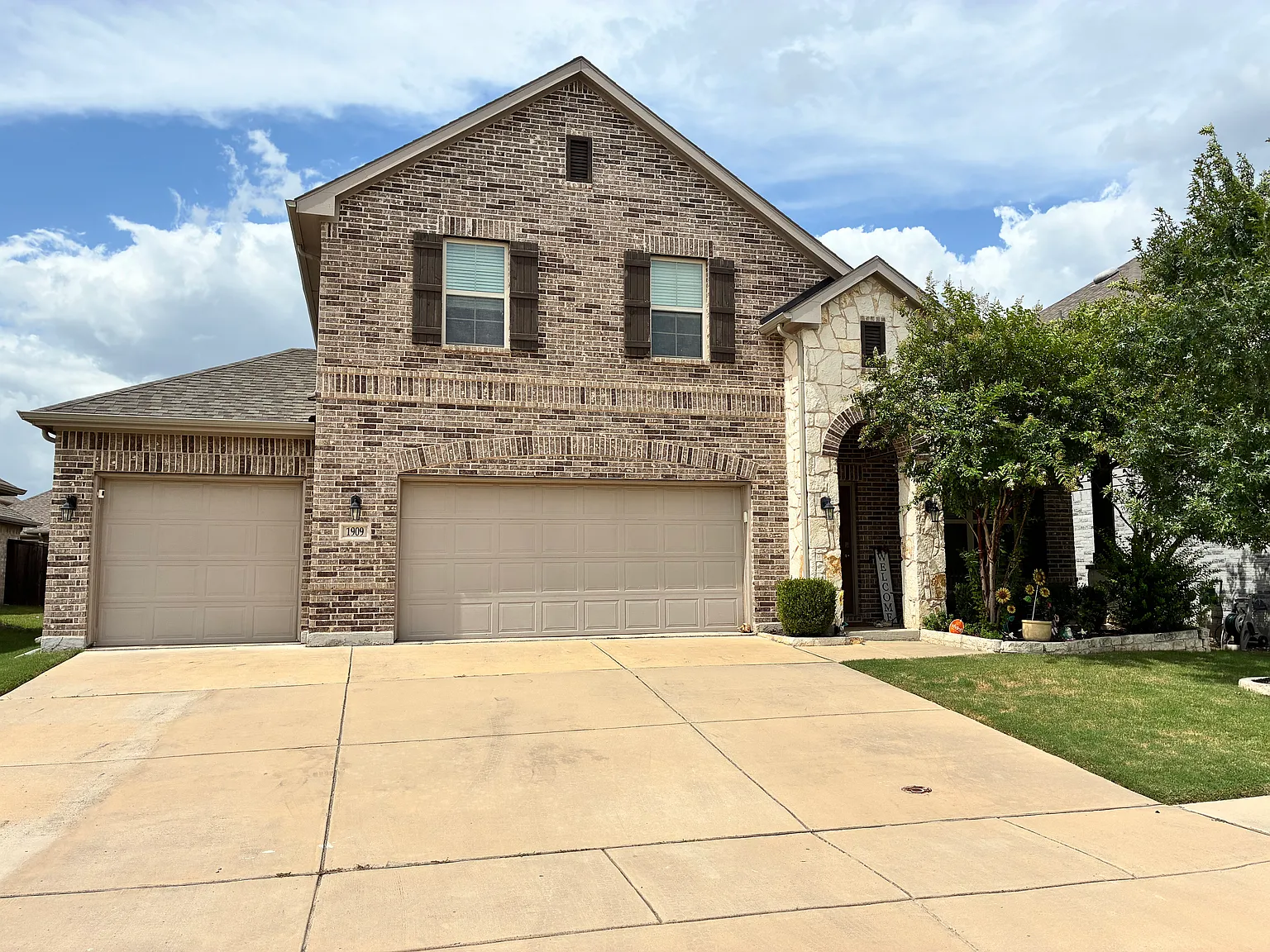 4 bed, 3.5 bath, 2986 sqft, $3,000 — Photo 1