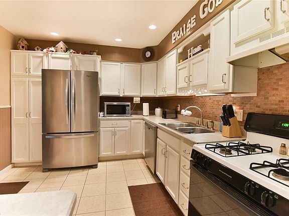 4th image of 9032 Chalfonte Dr NE
