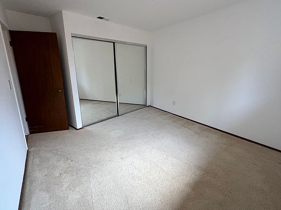 4th image of 340 Dufour St