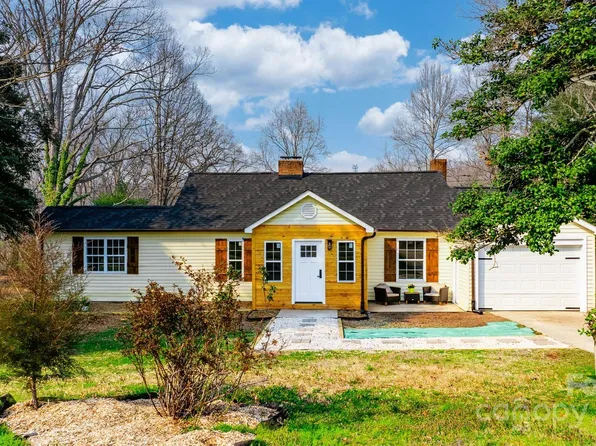 1442 Lee Pearson Rd, Granite Falls, NC 28630