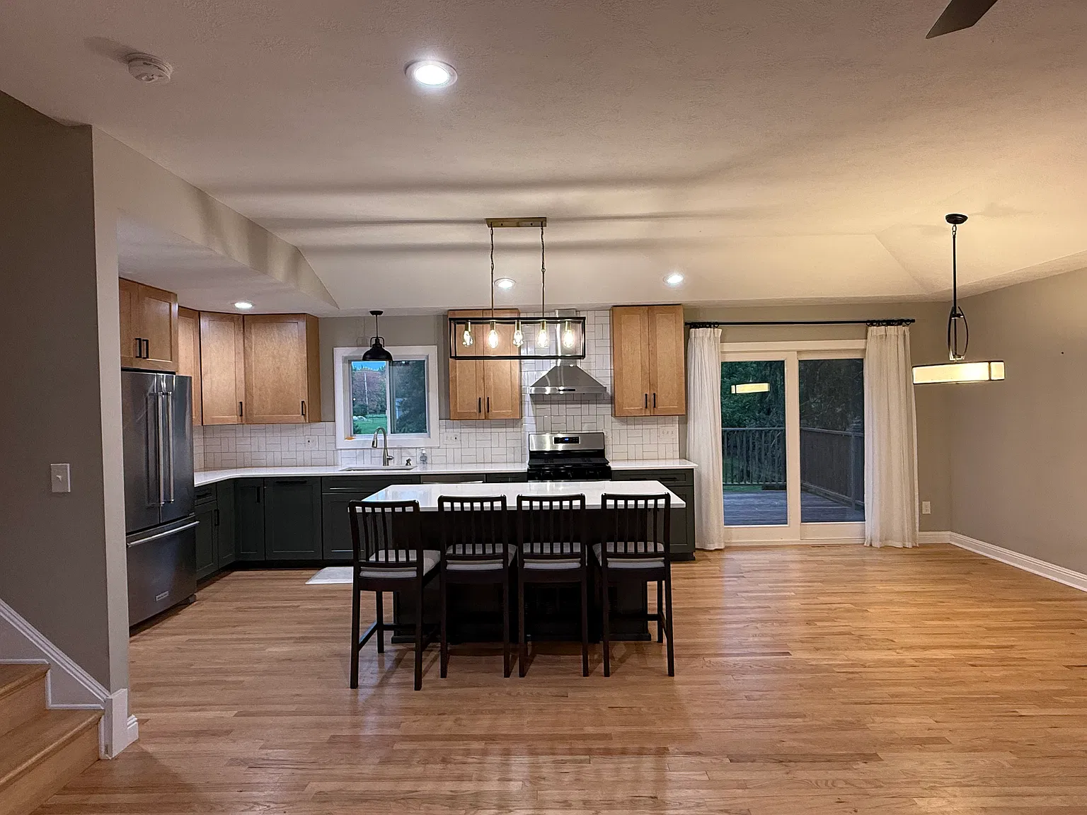 4 bed, 1962 sqft, $2,800 — Photo 4