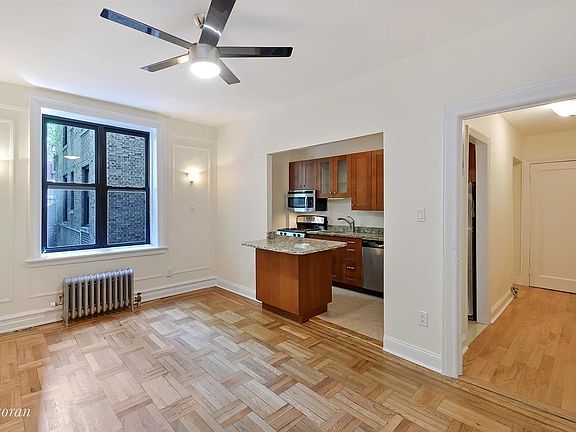 3rd image of 860 W 181st St APT 5