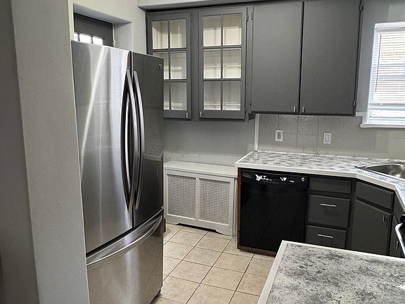 4th image of 869 Scattergood St