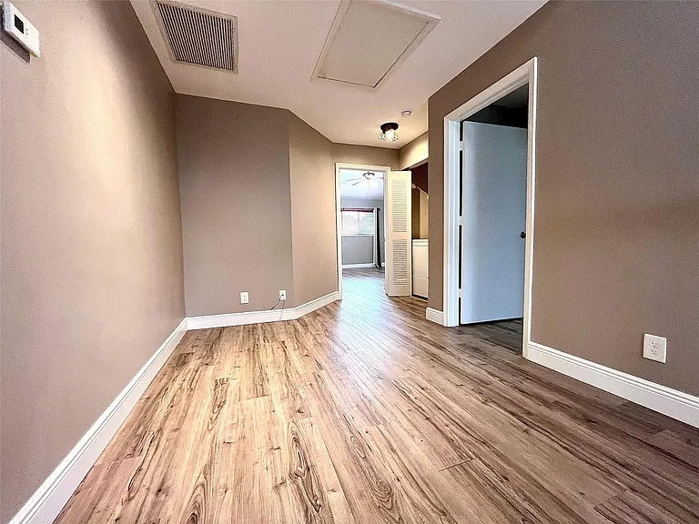 2246 Discovery Cir — Photo 18