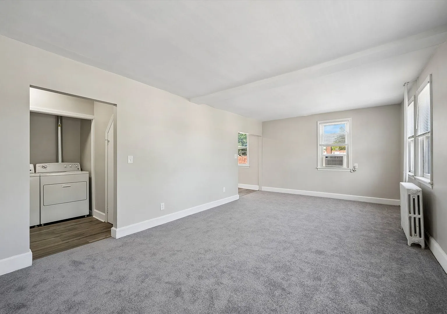 301 N Governor Printz — Photo 4