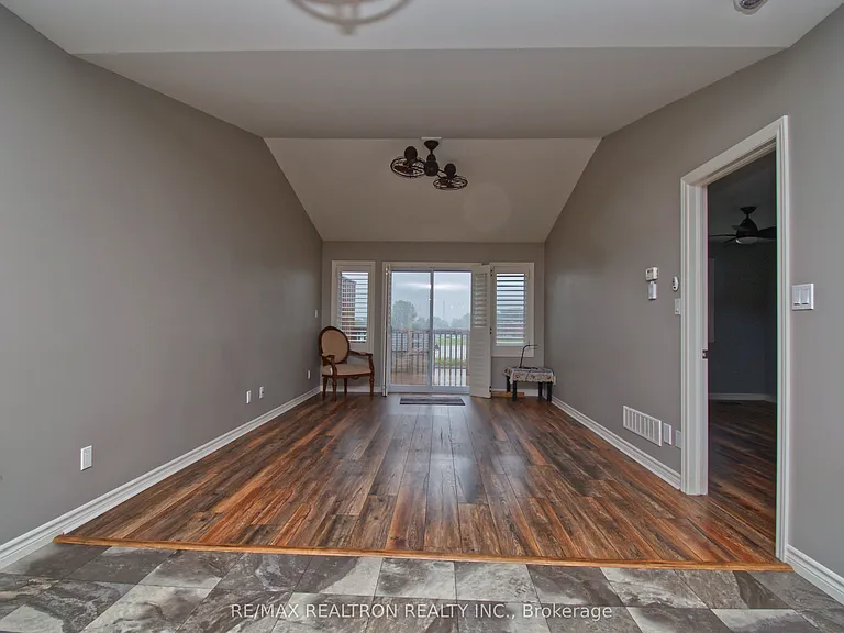 35 Cobblestone St — Photo 8