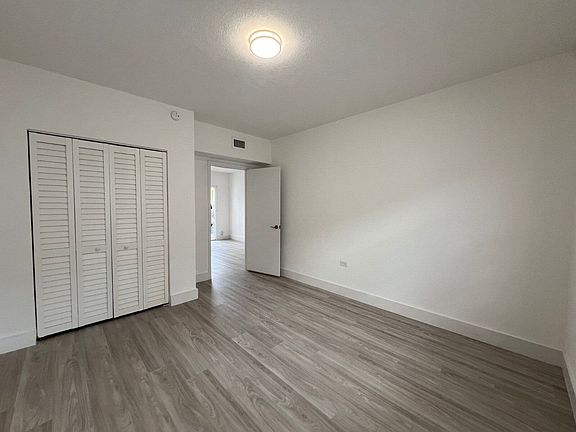 5th image of 1908 Calais Dr