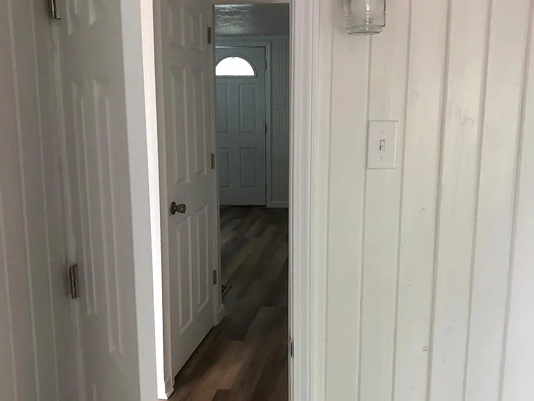 133 Lakeside Dr — Photo 2
